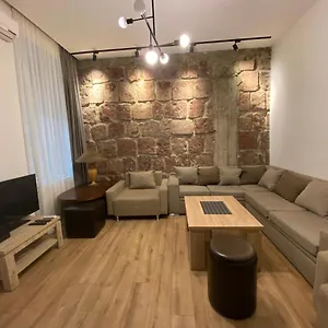 Loft On Uznadze Street Апартаменты Тбилиси